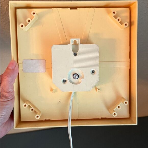 SUNBEAM Vintage 70s Dutch Windmill Tulip Wall Clock - Picture 8 of 11